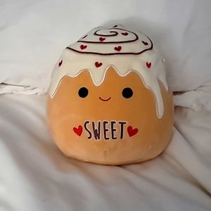 Squishmallow valentines day cinnamon roll